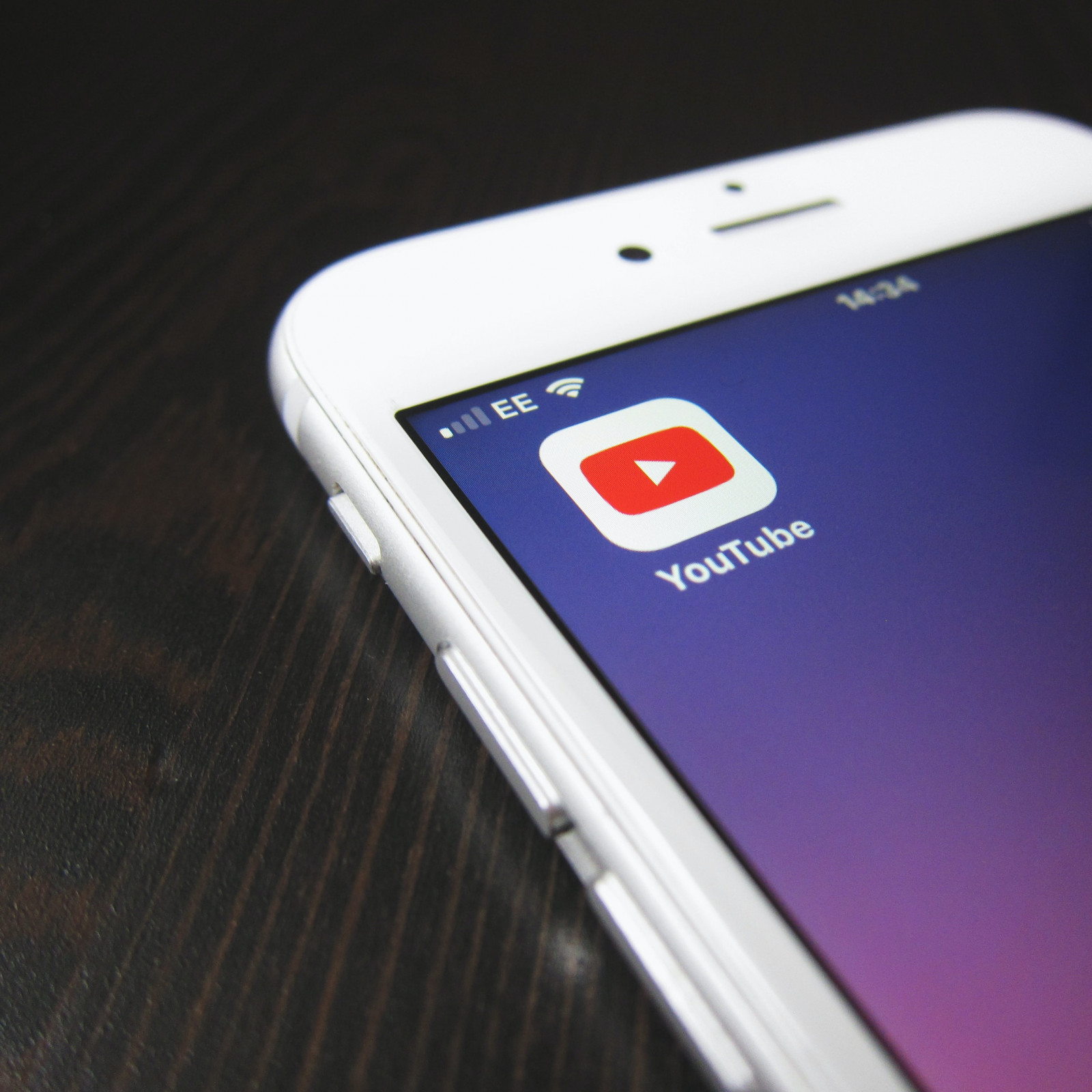 Cover image for YouTube could create a video and audio relationship to compete with music streaming platforms